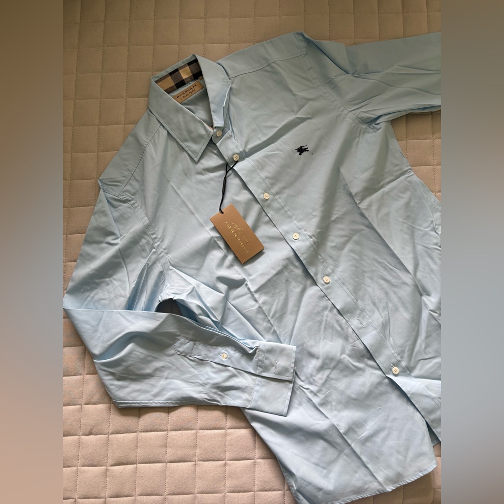 Burberry Cambridge - Pale Blue Dress Shirt Elegant Design